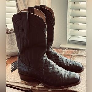 Tecovas men’s ostrich boots. Square toe. Black full quill ostrich. 9.5D